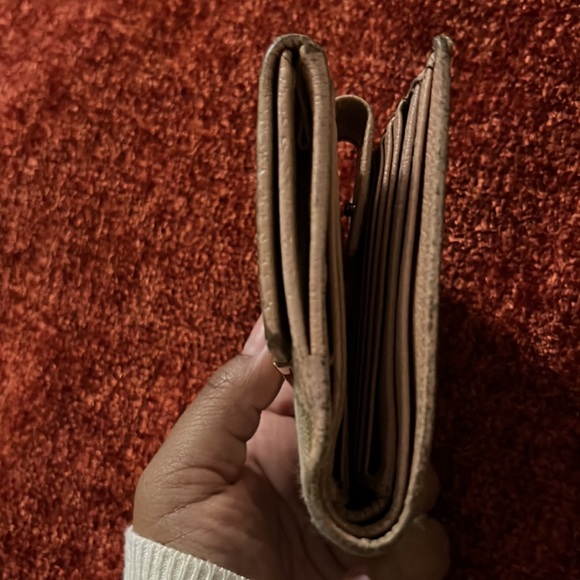 GUCCI WALLET - Picture 9 of 16